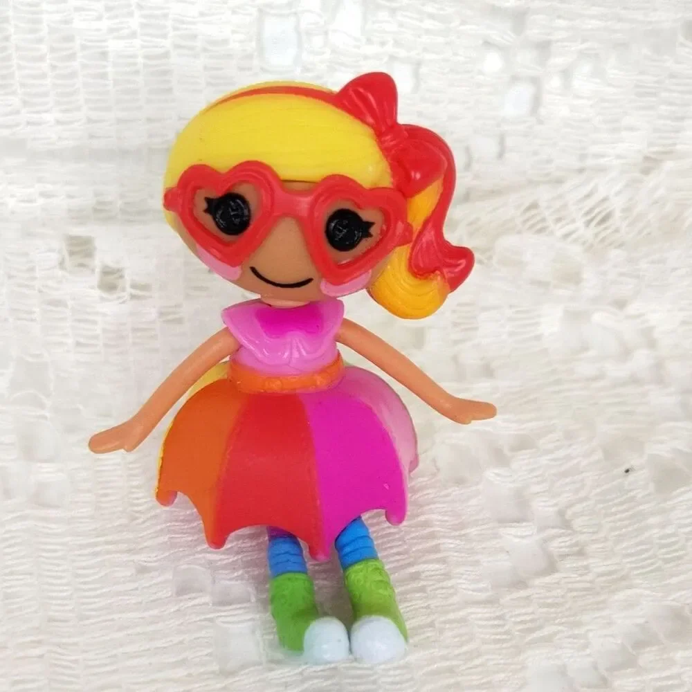 Lalaloopsy Mini 3 Inch Doll Rainbow Dress Red Heart Glasses Umbrella Skirt